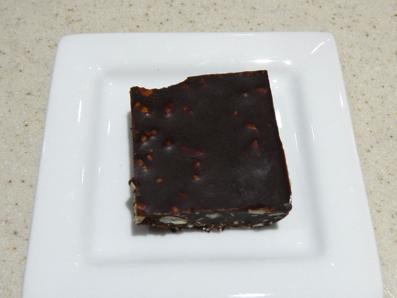 /images/chocolate-bliss-squares/rwchocservingtop.jpg