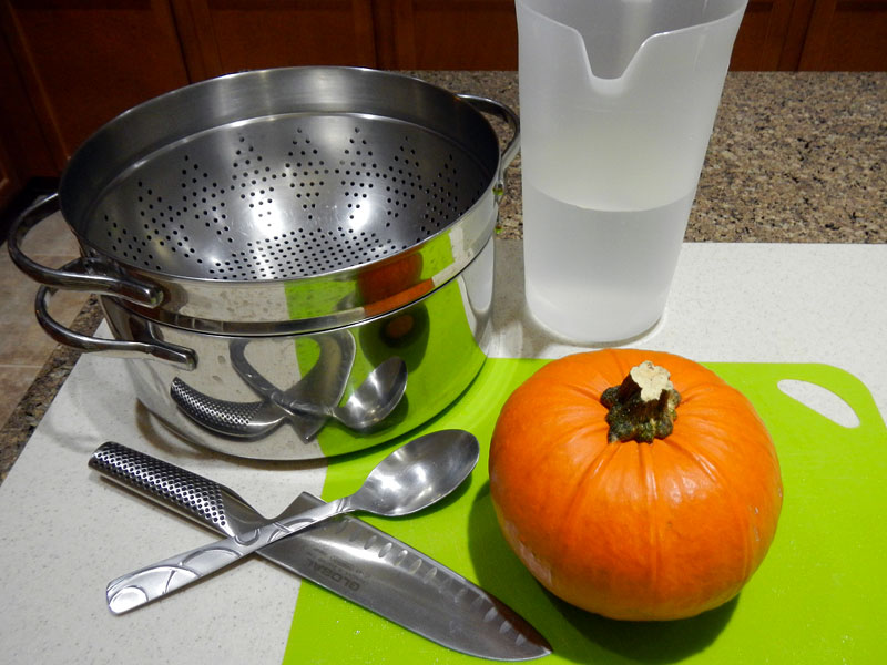 /images/in-the-kitchen-cooking-pumpkin/pnkncooksetup.jpg
