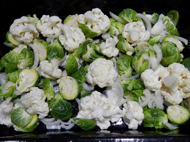 /images/roasted-brussels-sprouts/brusselinpan.jpg